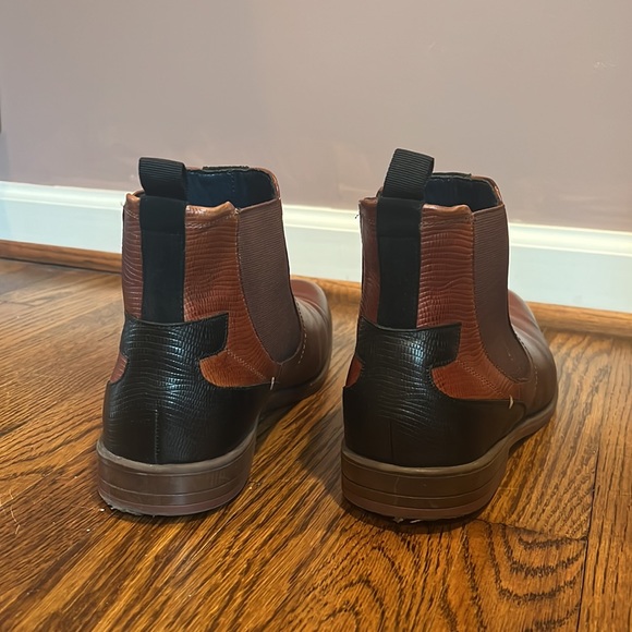 Men’s Chelsea Boots - Picture 3 of 5